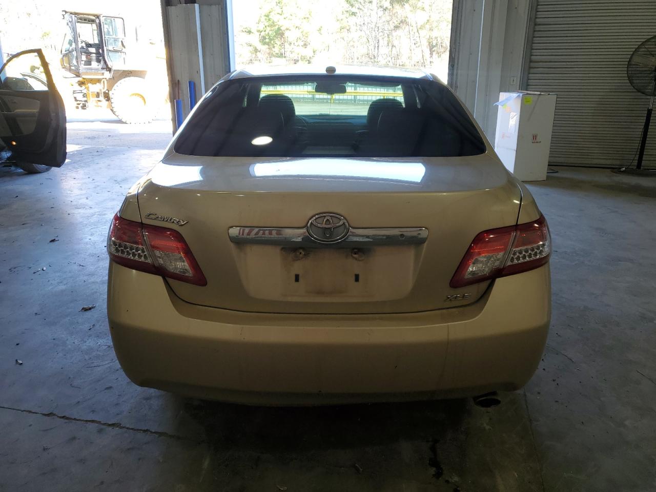 2011 Toyota Camry - Image 6
