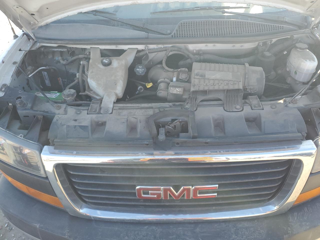 2018 GMC Savana - Image 12
