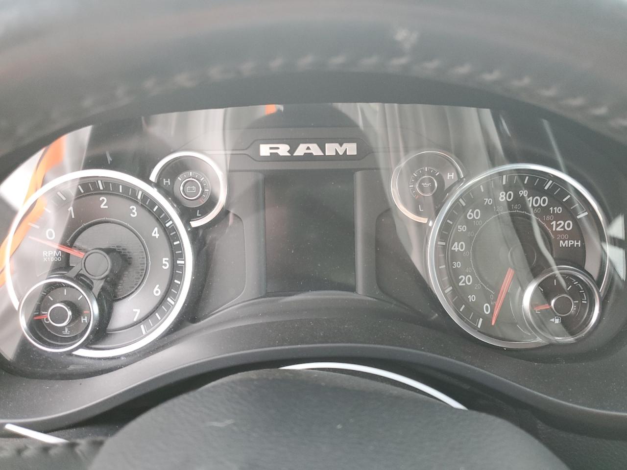 2022 RAM 1500 - Image 9