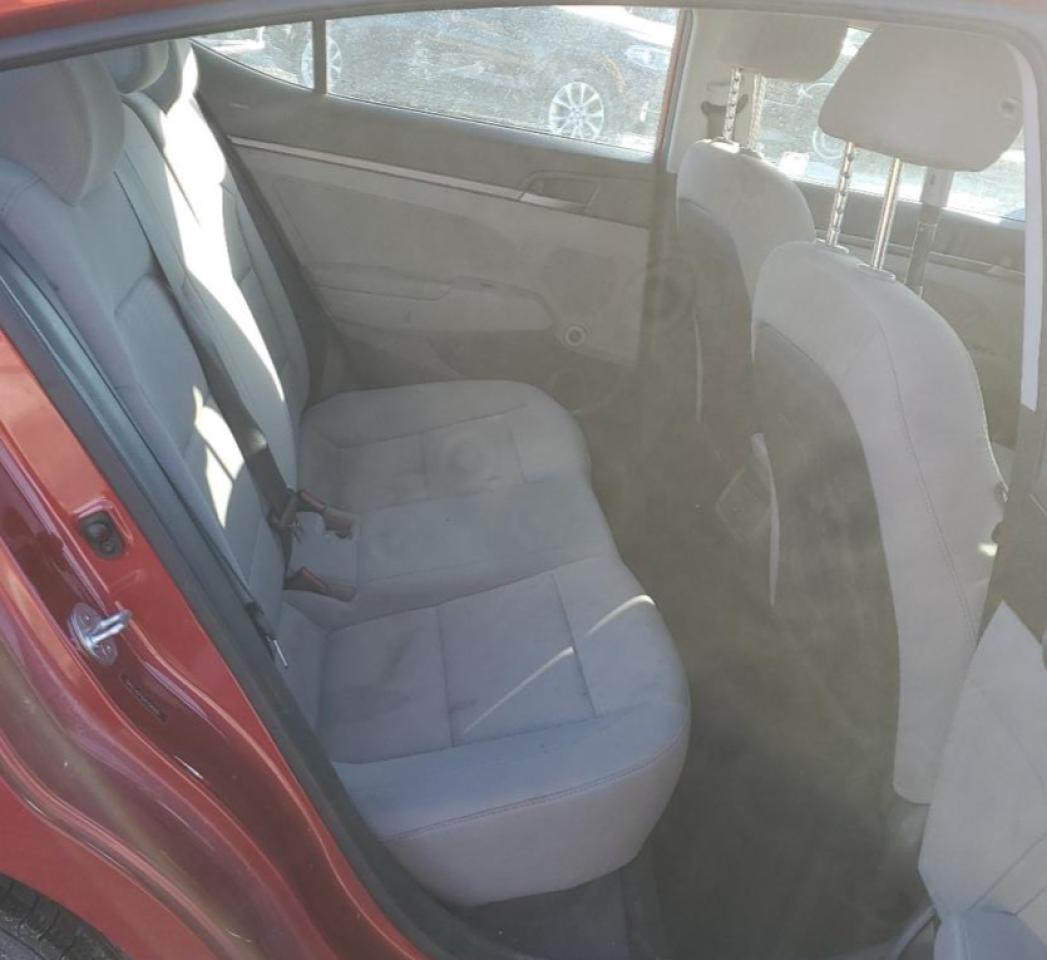 2017 Hyundai Elantra - Image 10