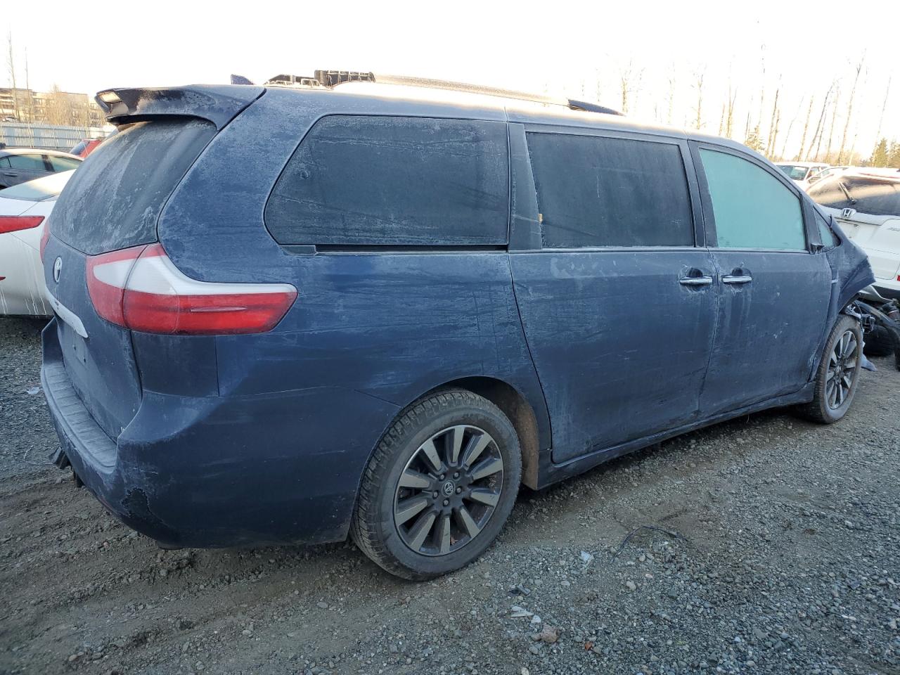 2019 Toyota Sienna - Image 3