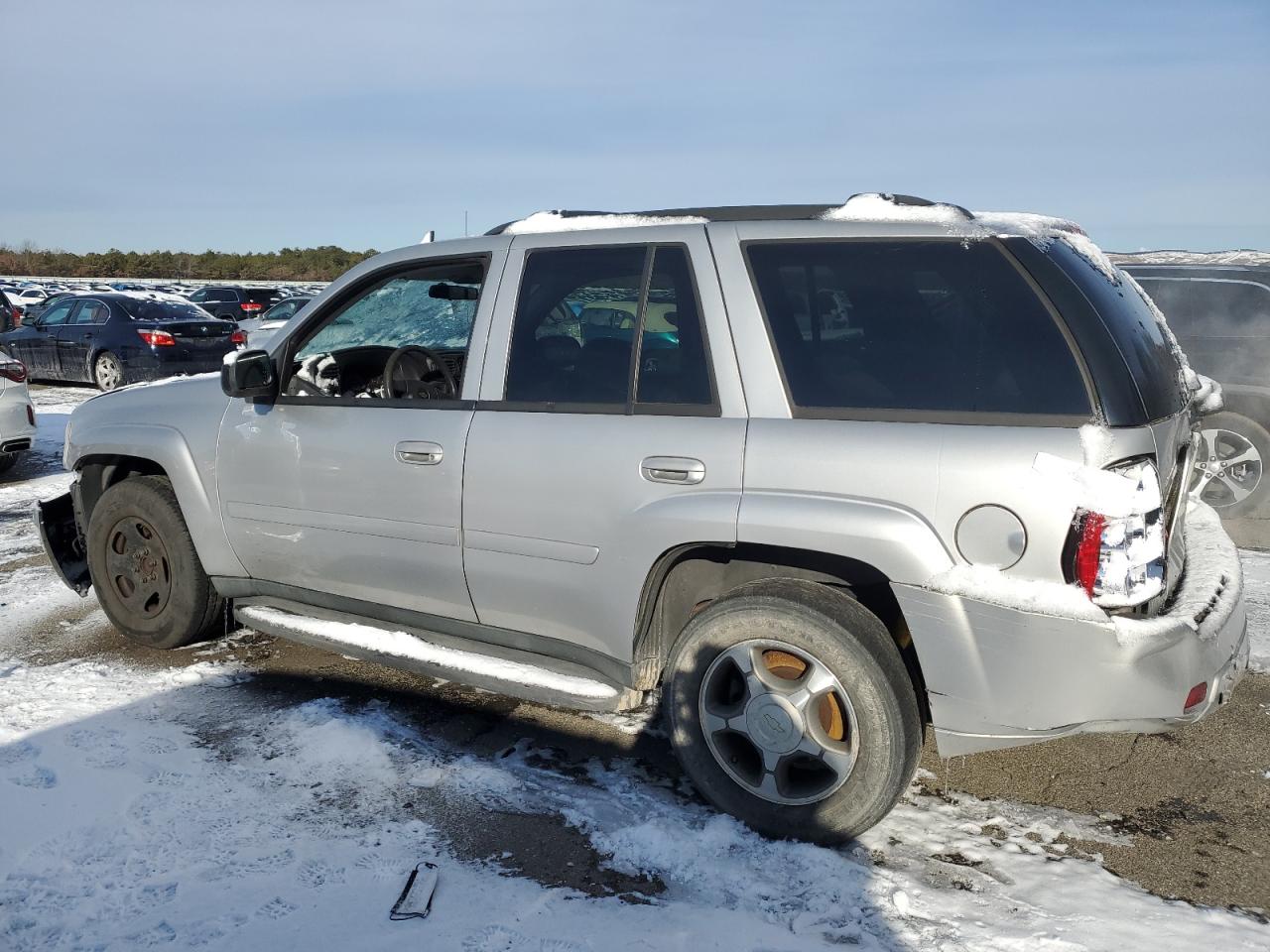 2008 Chevrolet TrailBlazer - Image 2