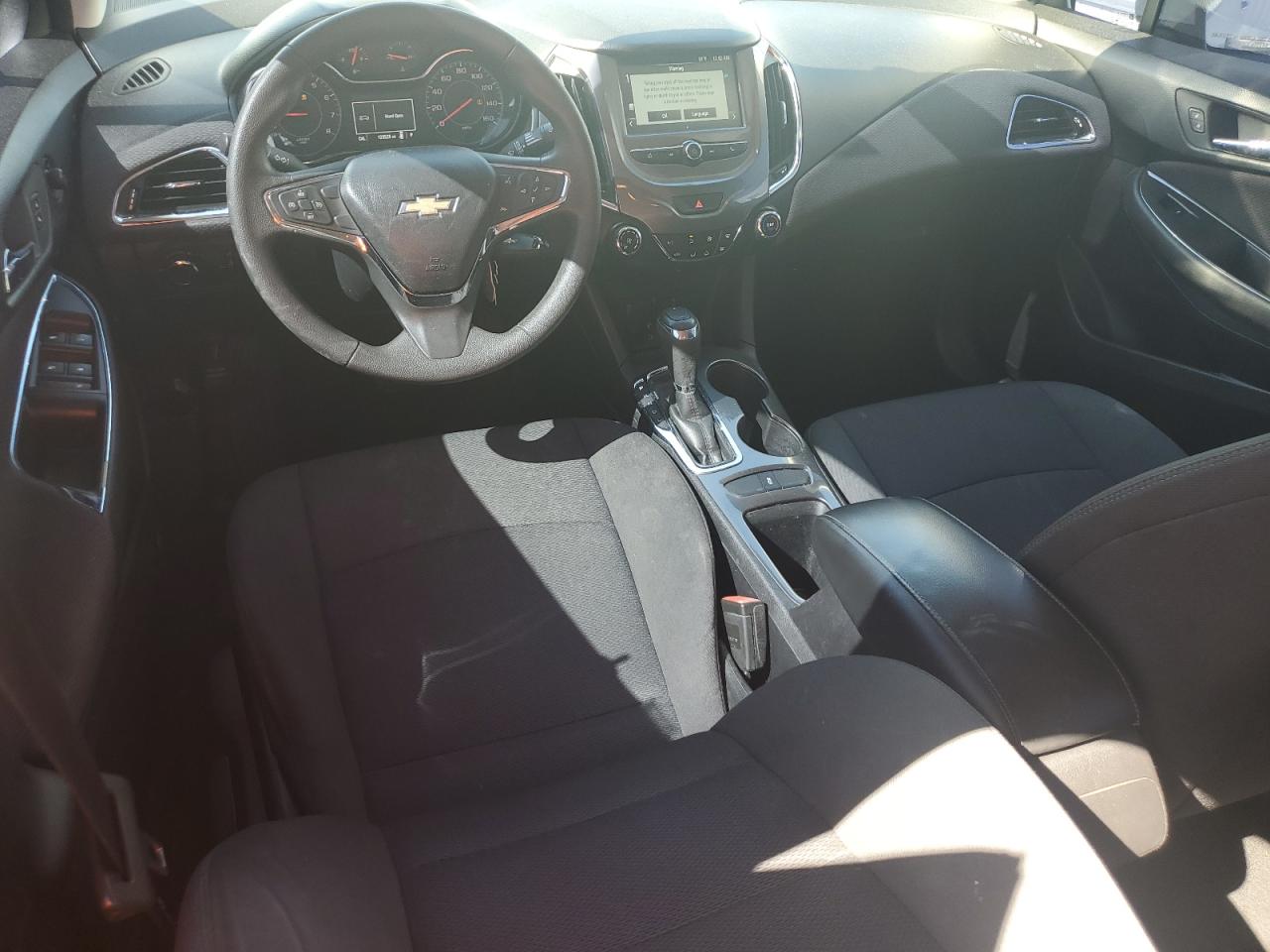 2017 Chevrolet Cruze - Image 8