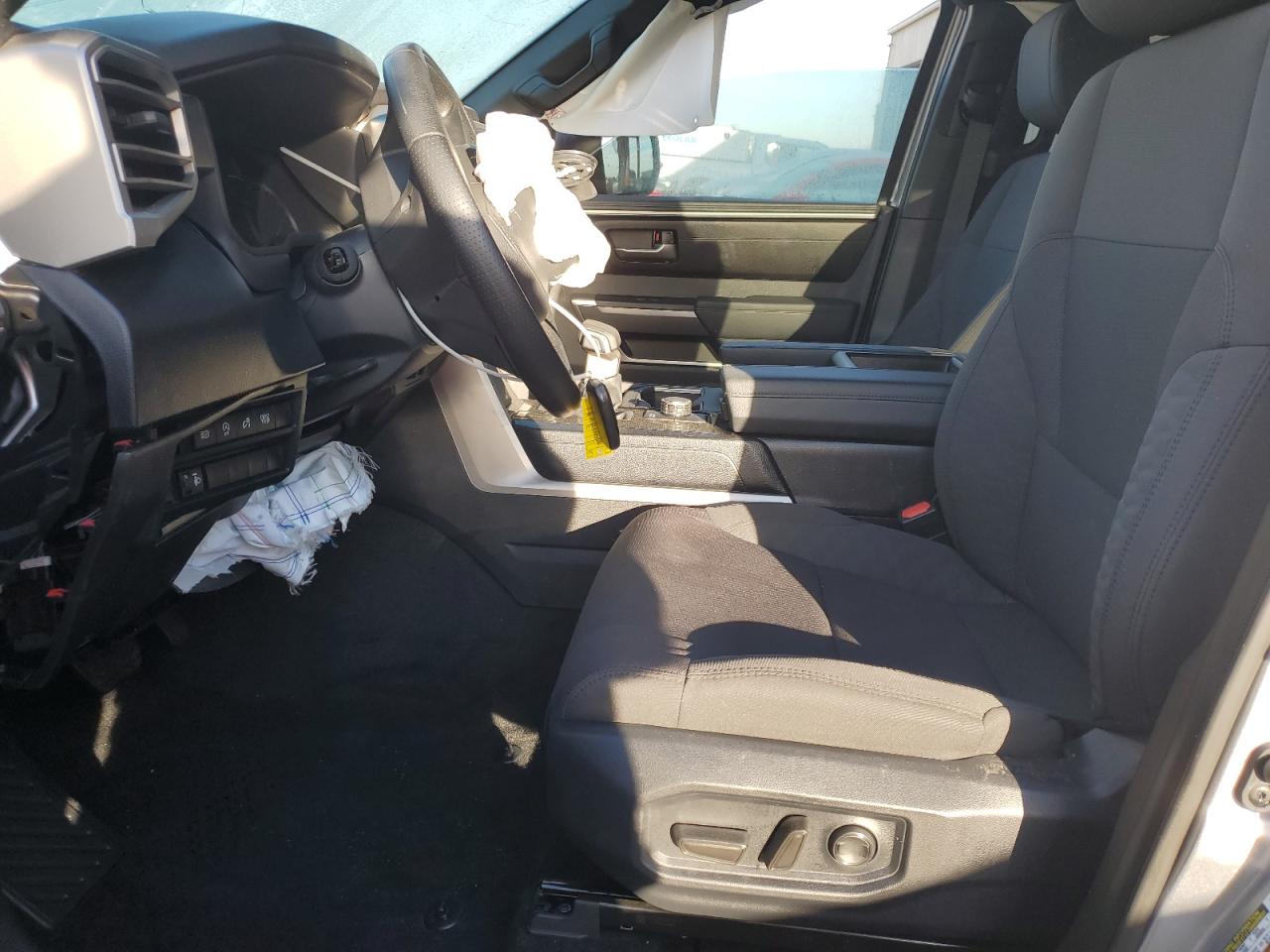 2025 Toyota Tundra - Image 7