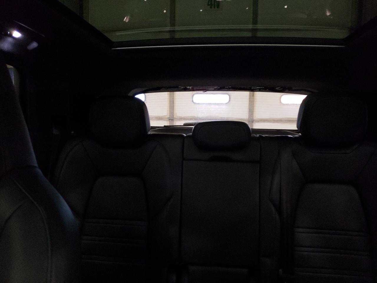 2020 Porsche Cayenne - Image 10