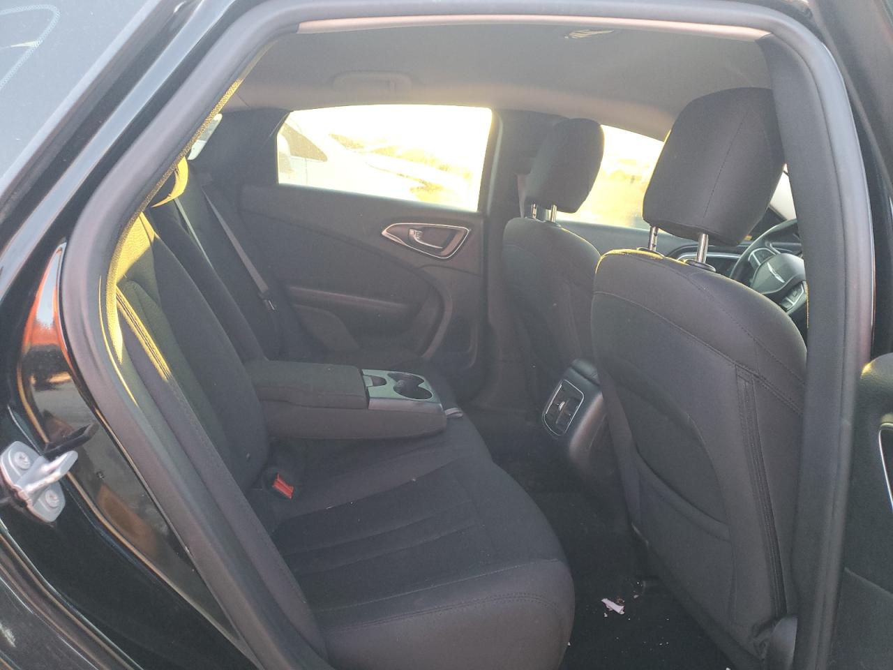 2015 Chrysler 200 - Image 10