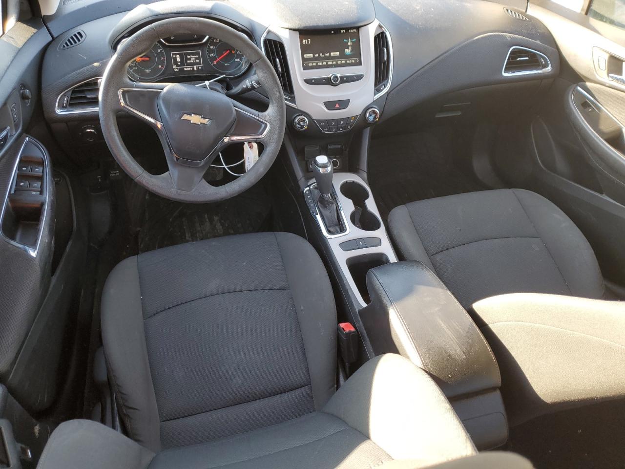 2018 Chevrolet Cruze - Image 8