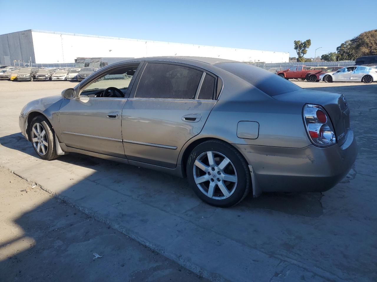 2005 Nissan Altima - Image 2