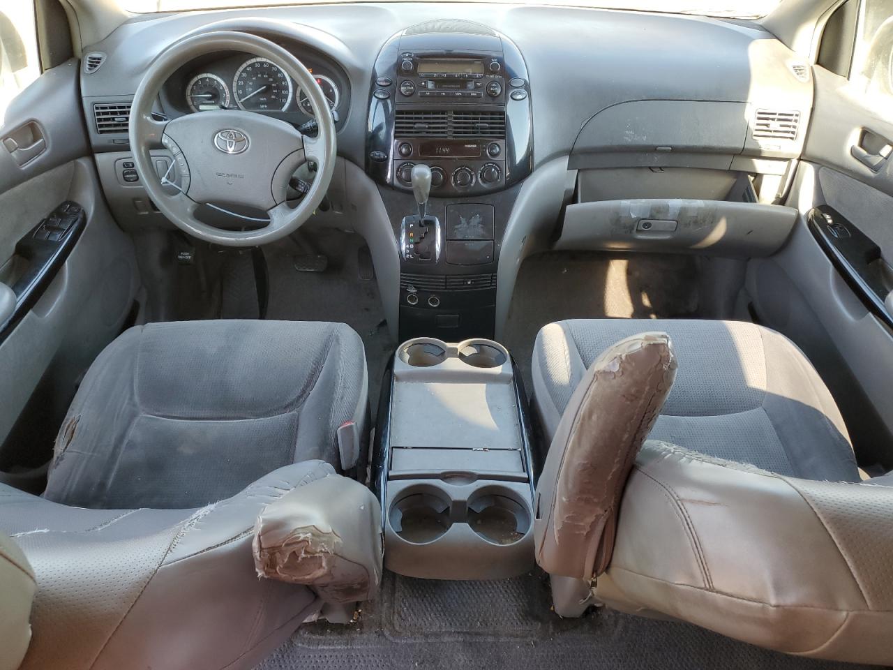 2005 Toyota Sienna - Image 8