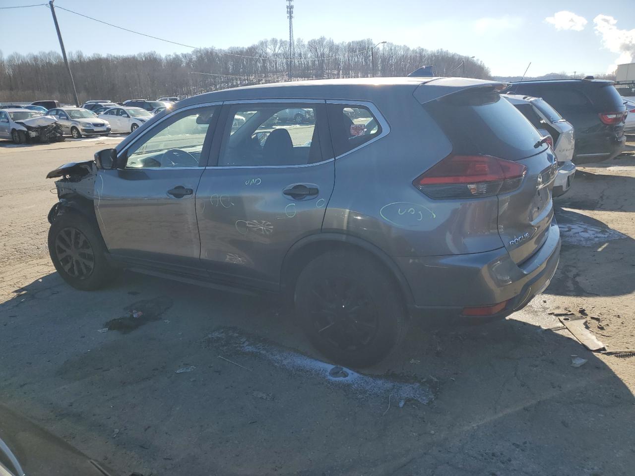 2017 Nissan Rogue - Image 2