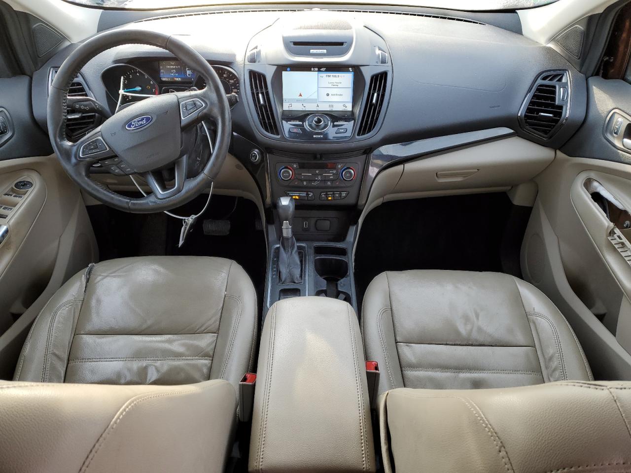 1FMCU9J91HUE52770 FORD ESCAPE 2017