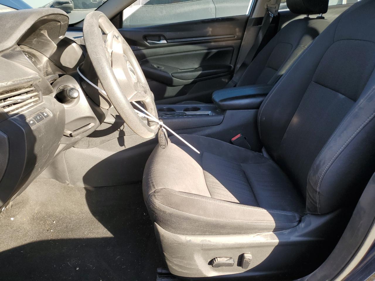 2021 Nissan Altima - Image 7