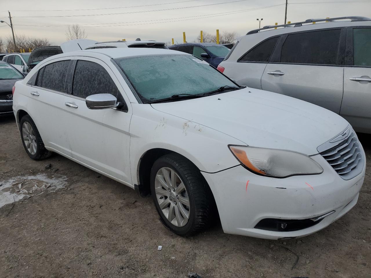 2014 Chrysler 200 - Image 4