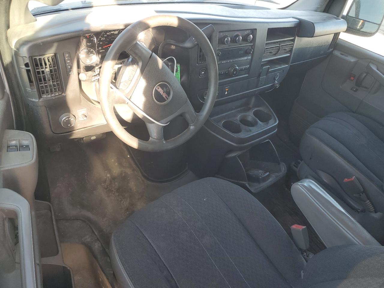 2018 GMC Savana - Image 8