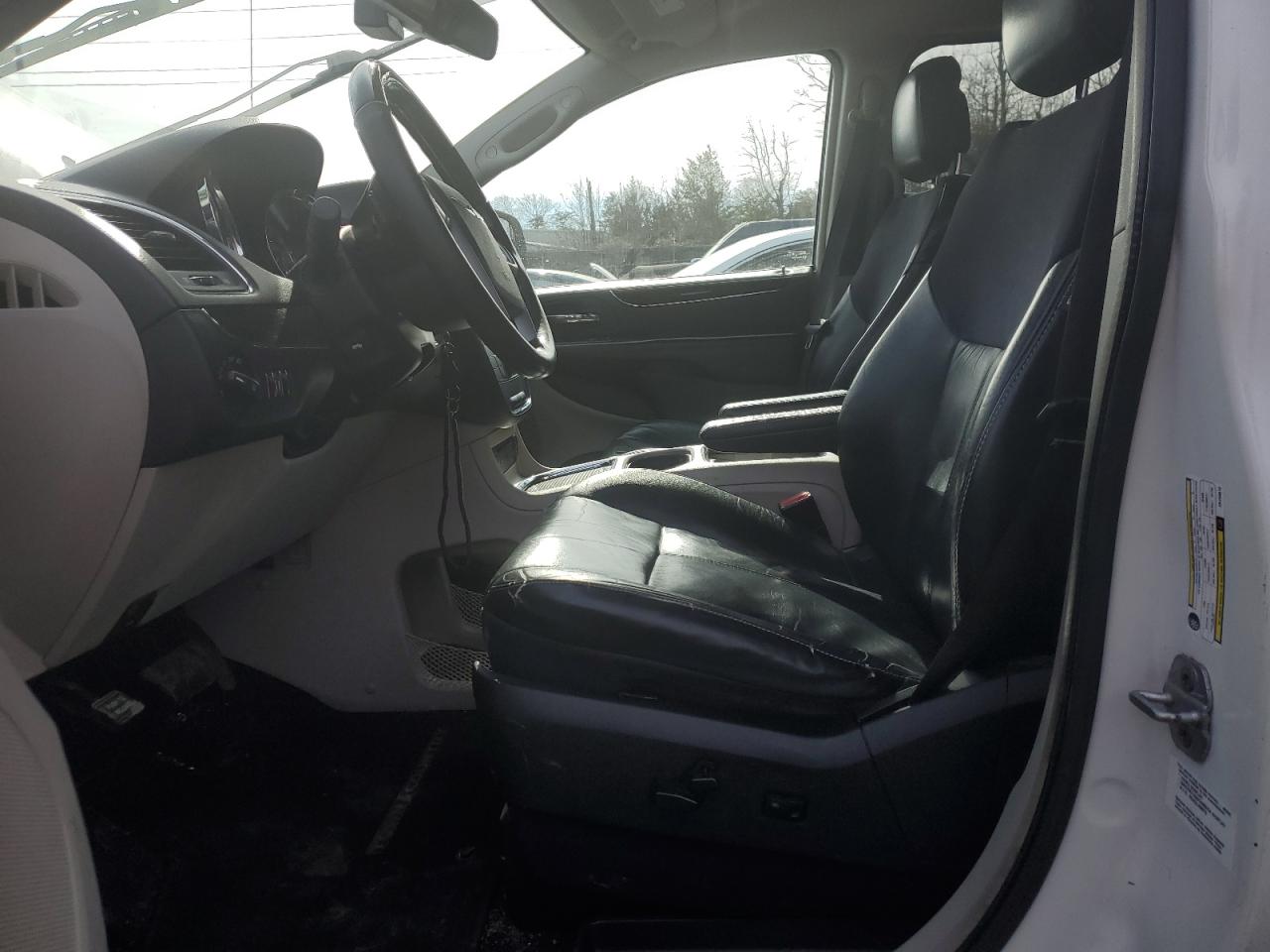 2012 Chrysler Town & Country - Image 7