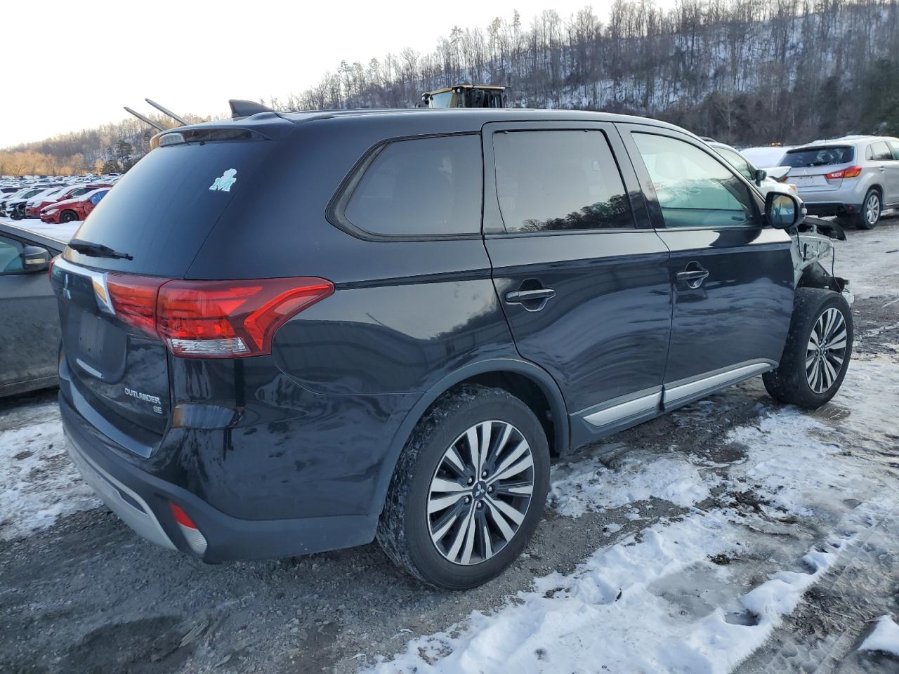 2019 Mitsubishi Outlander - Image 3