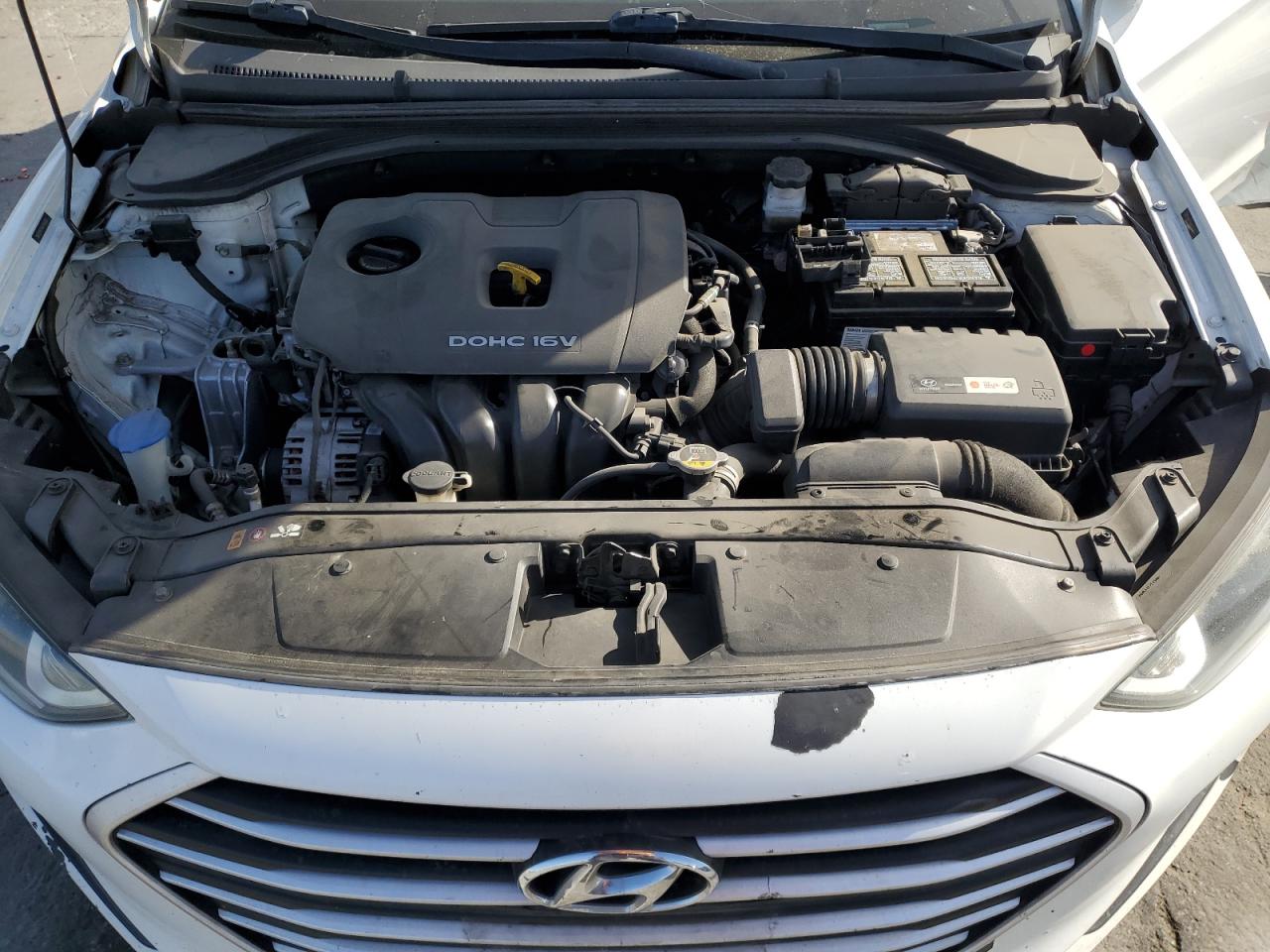 2017 Hyundai Elantra - Image 11