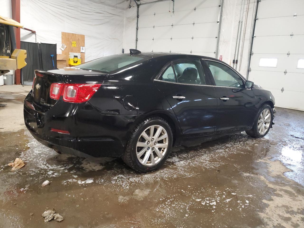 2016 Chevrolet Malibu - Image 3
