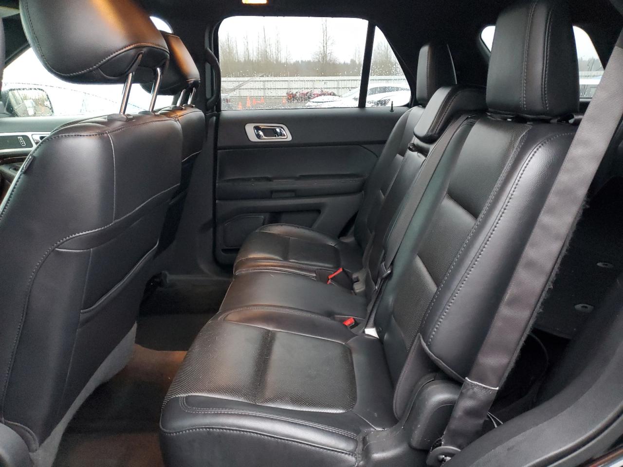 2012 Ford Explorer - Image 11