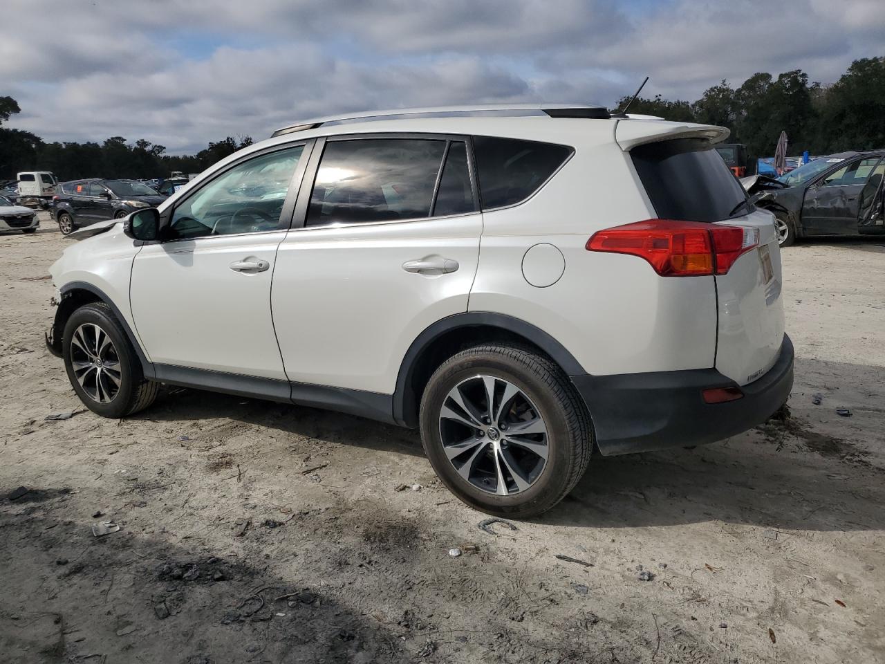2015 Toyota RAV 4 - Image 2
