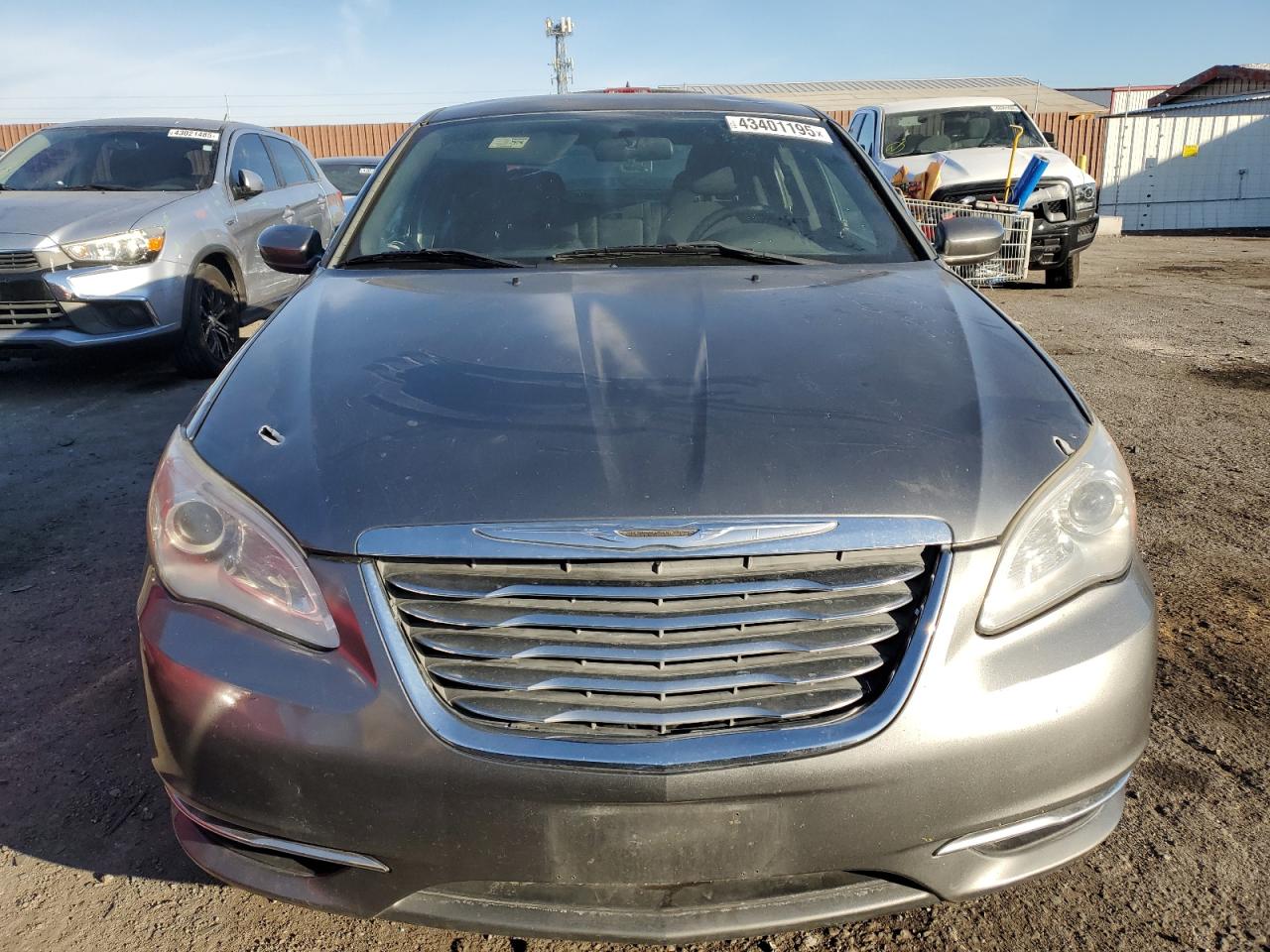 2013 Chrysler 200 - Image 5