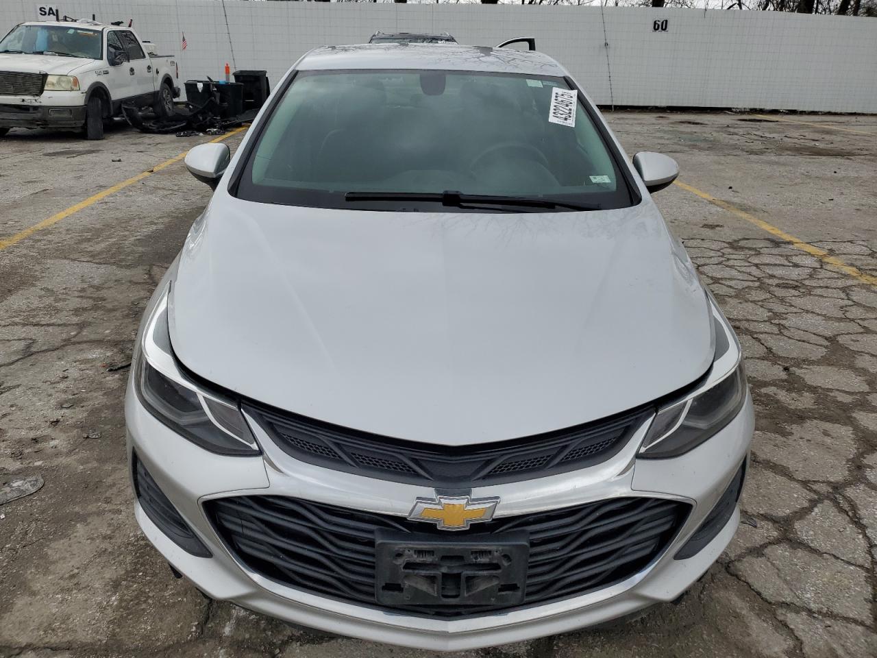 2019 Chevrolet Cruze - Image 5