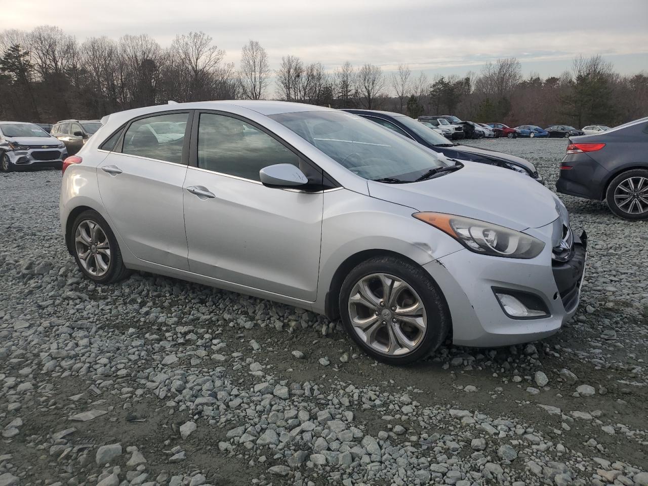 2013 Hyundai Elantra - Image 4