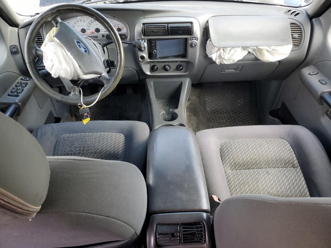 2004 Ford Explorer - Image 8