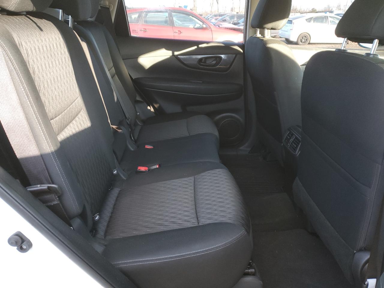 2020 Nissan Rogue - Image 11
