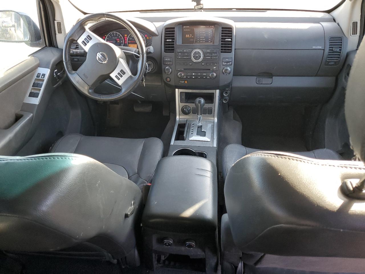 2011 Nissan Pathfinder - Image 8
