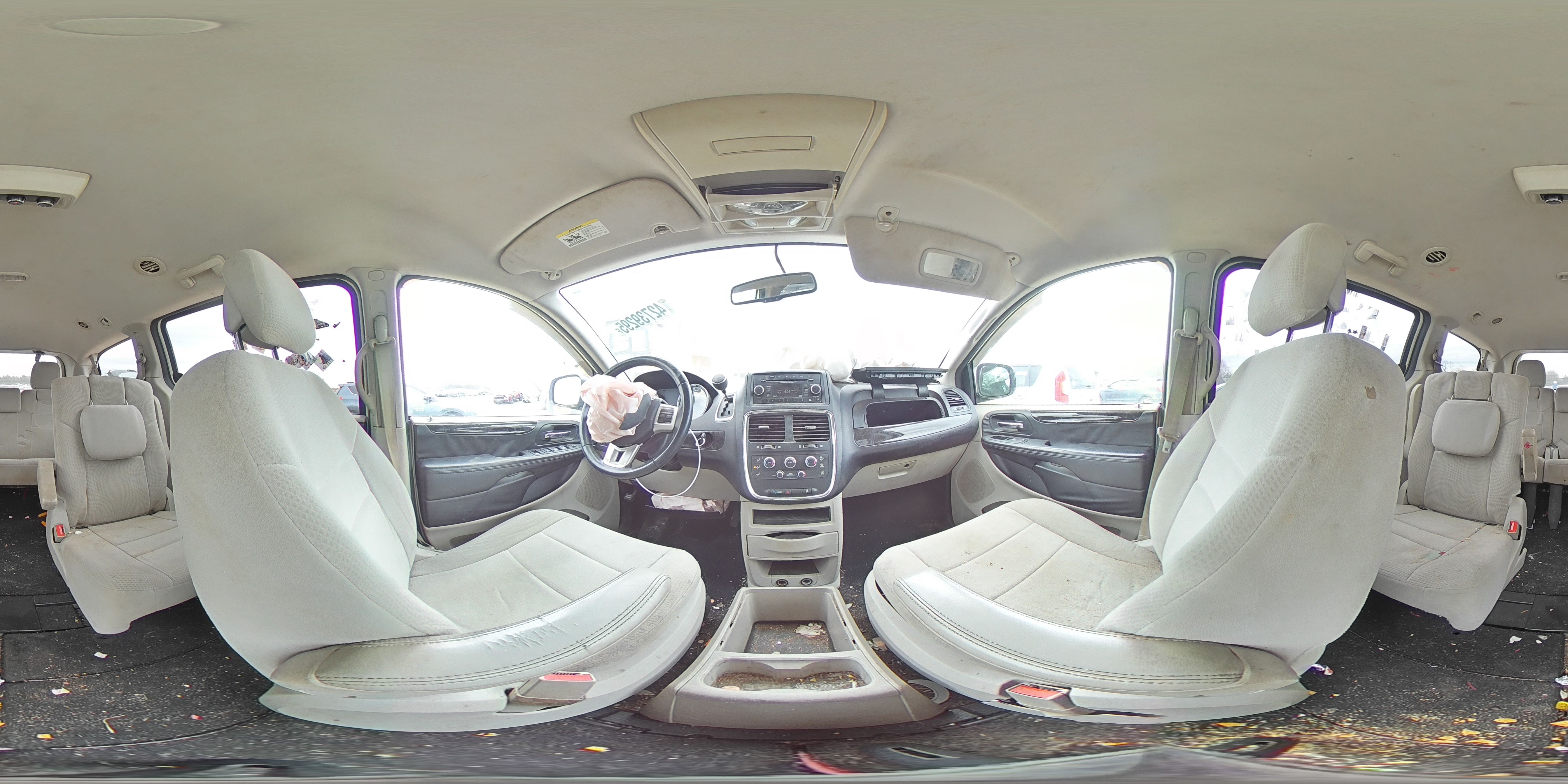 2013 Dodge Caravan - Image 13