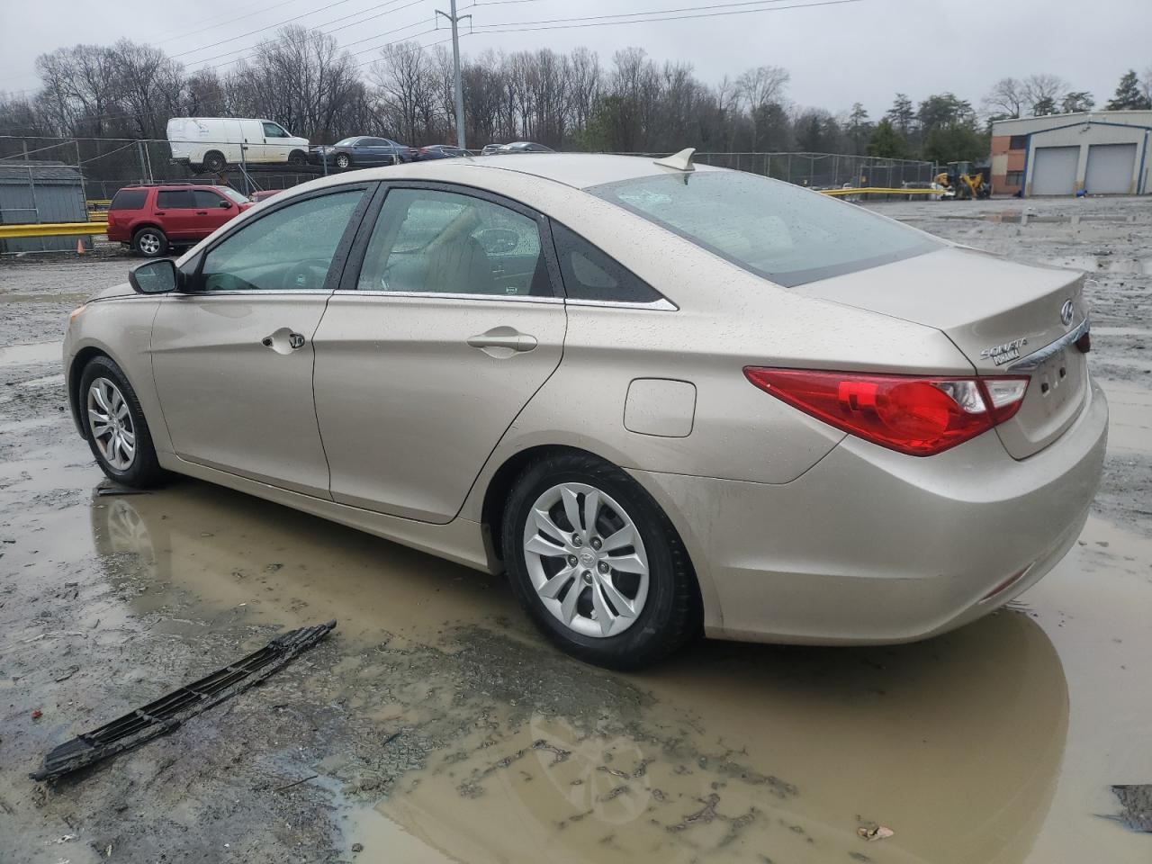 2011 Hyundai Sonata - Image 2