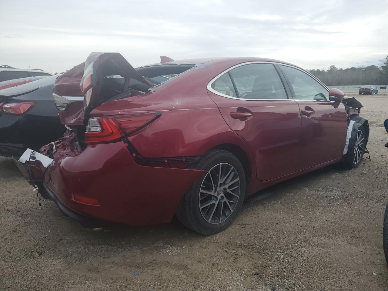 2016 Lexus ES - Image 3