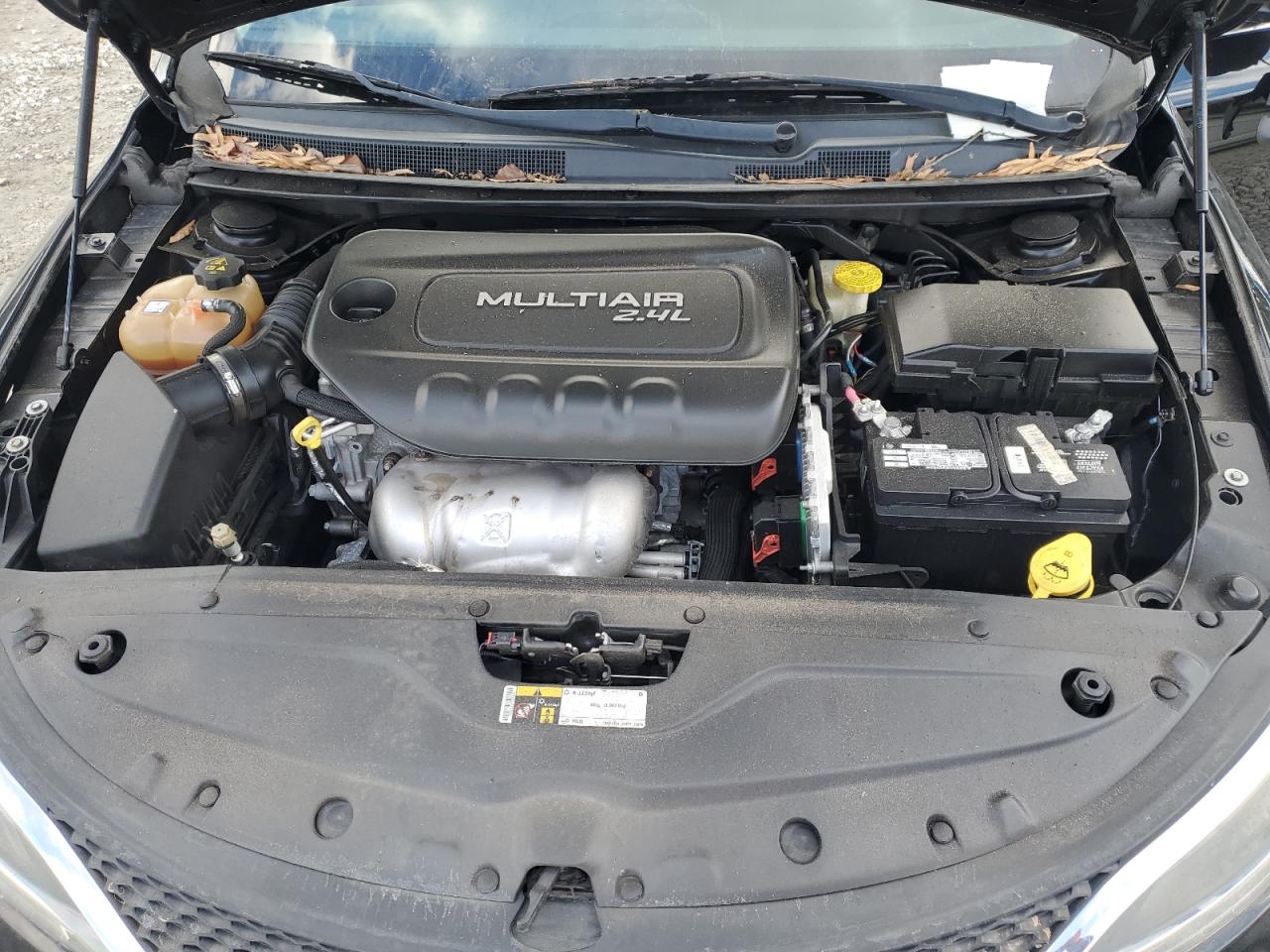 2016 Chrysler 200 - Image 12