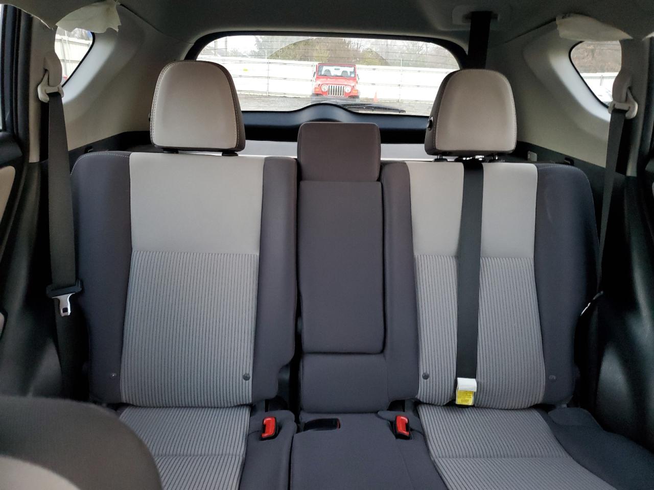 2014 Toyota RAV 4 - Image 10