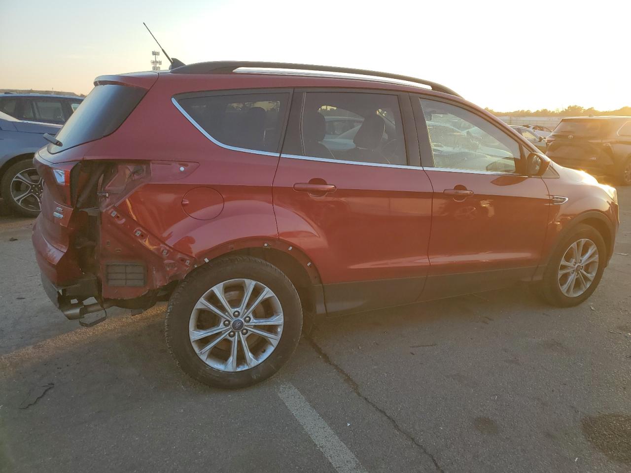 1FMCU9HD4KUA49142 FORD ESCAPE 2019