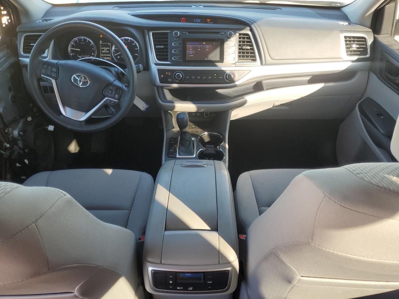 2017 Toyota Highlander - Image 8