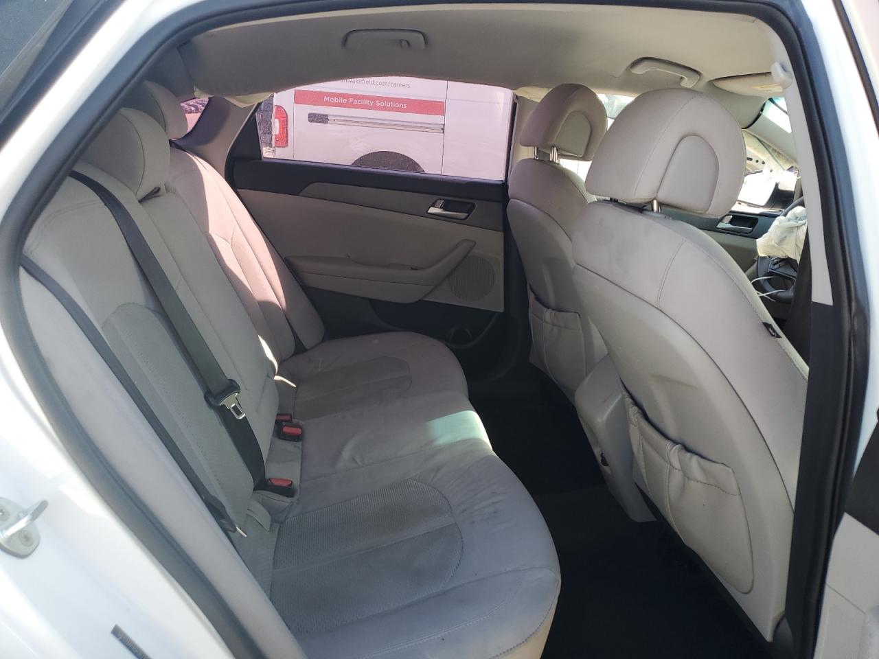 2016 Hyundai Sonata - Image 10