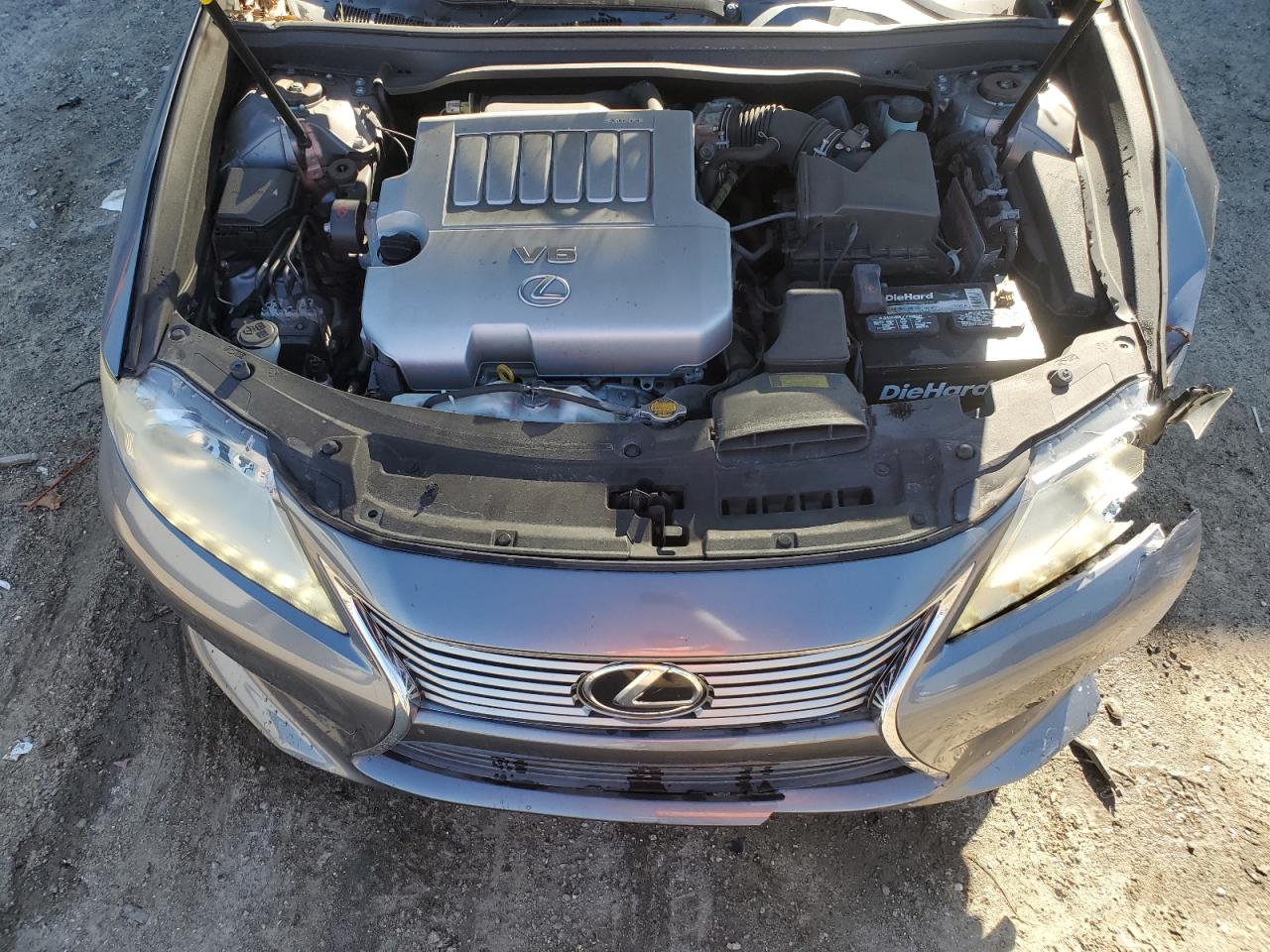 2013 Lexus ES - Image 11
