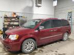 2016 Chrysler Town & Country Limited Platinum na sprzedaż w Des Moines, IA - Front End