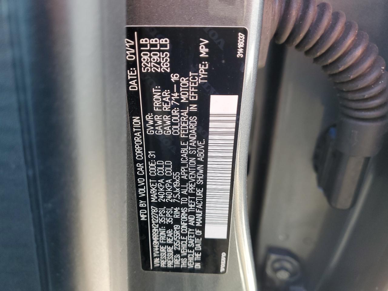 2017 Volvo XC60 - Image 12