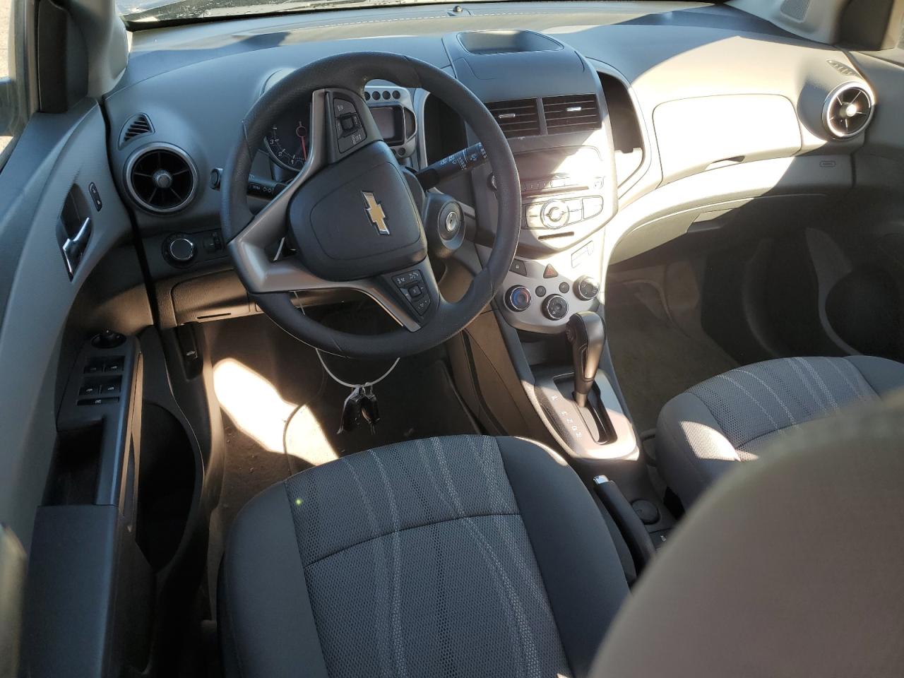 2015 Chevrolet Sonic - Image 8