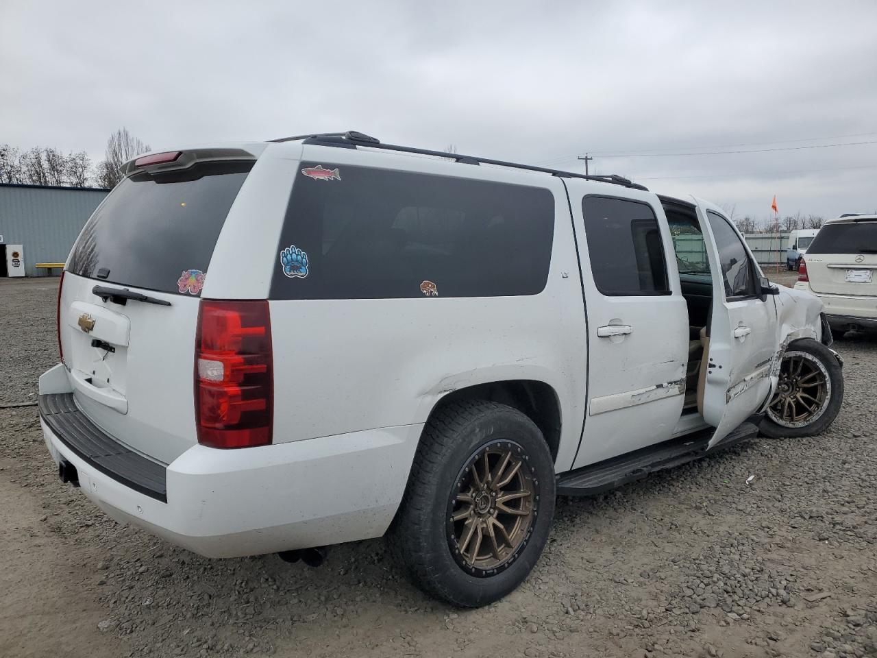 2007 Chevrolet Suburban - Image 3
