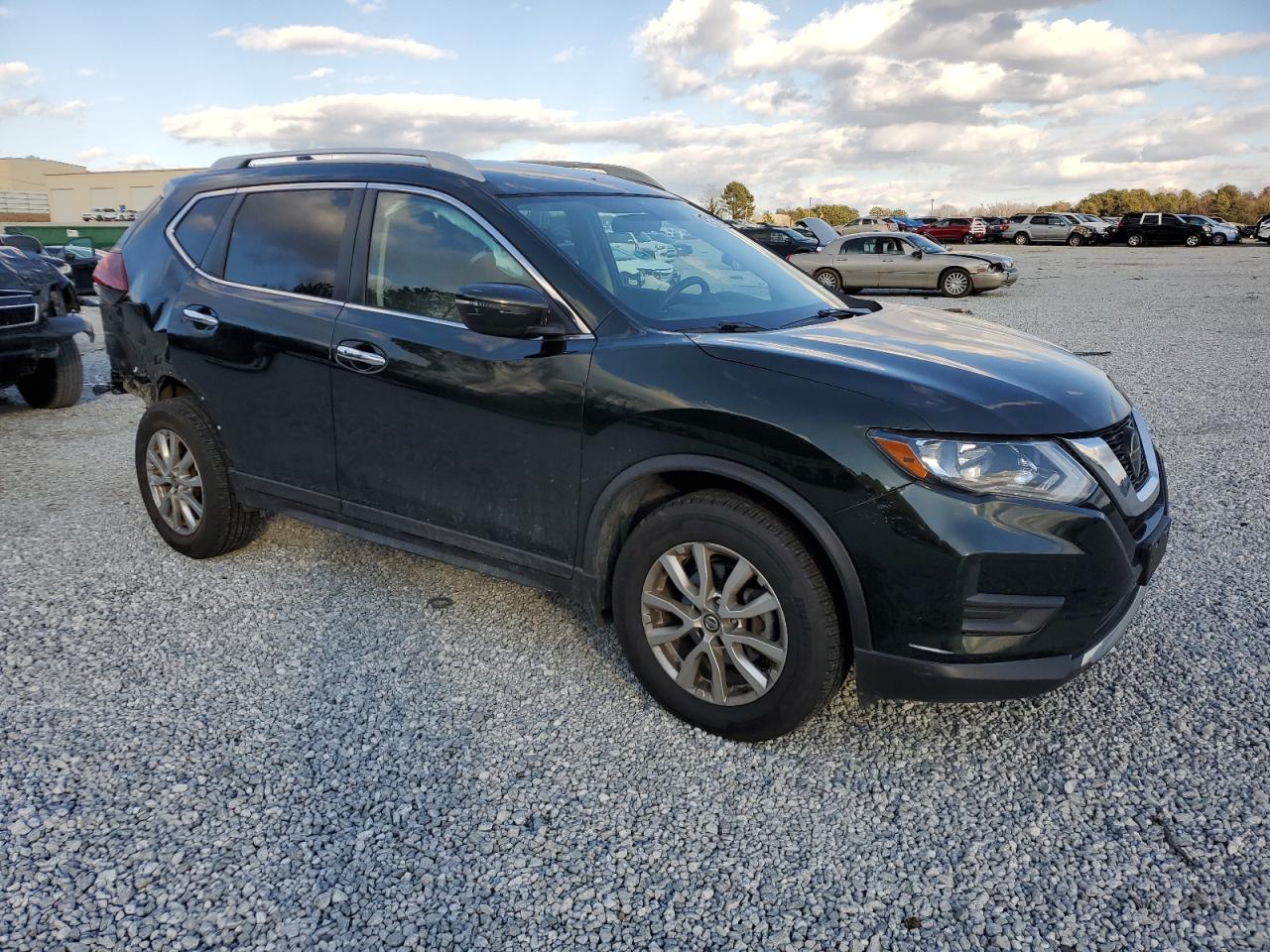 2018 Nissan Rogue - Image 4