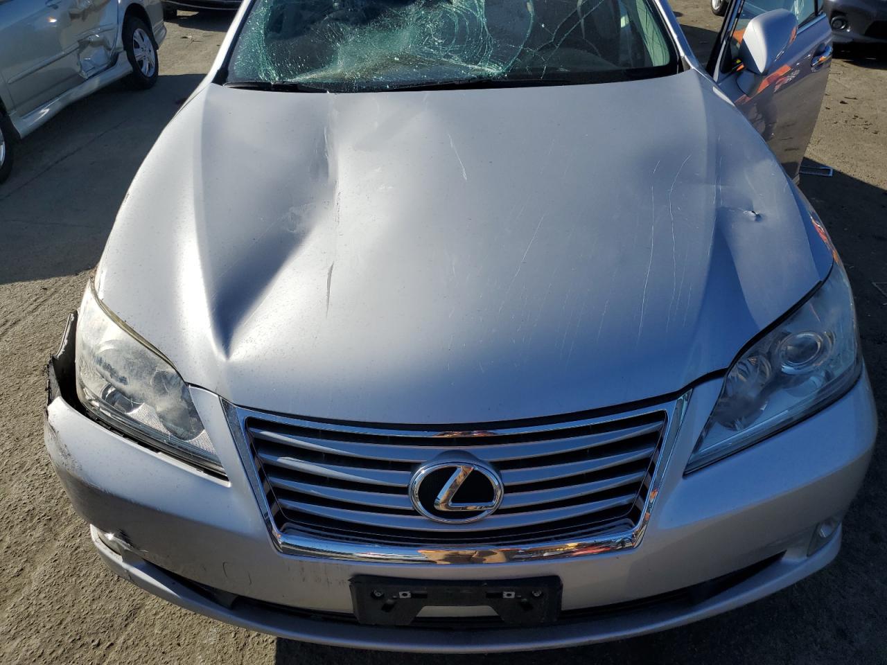 2010 Lexus ES - Image 11