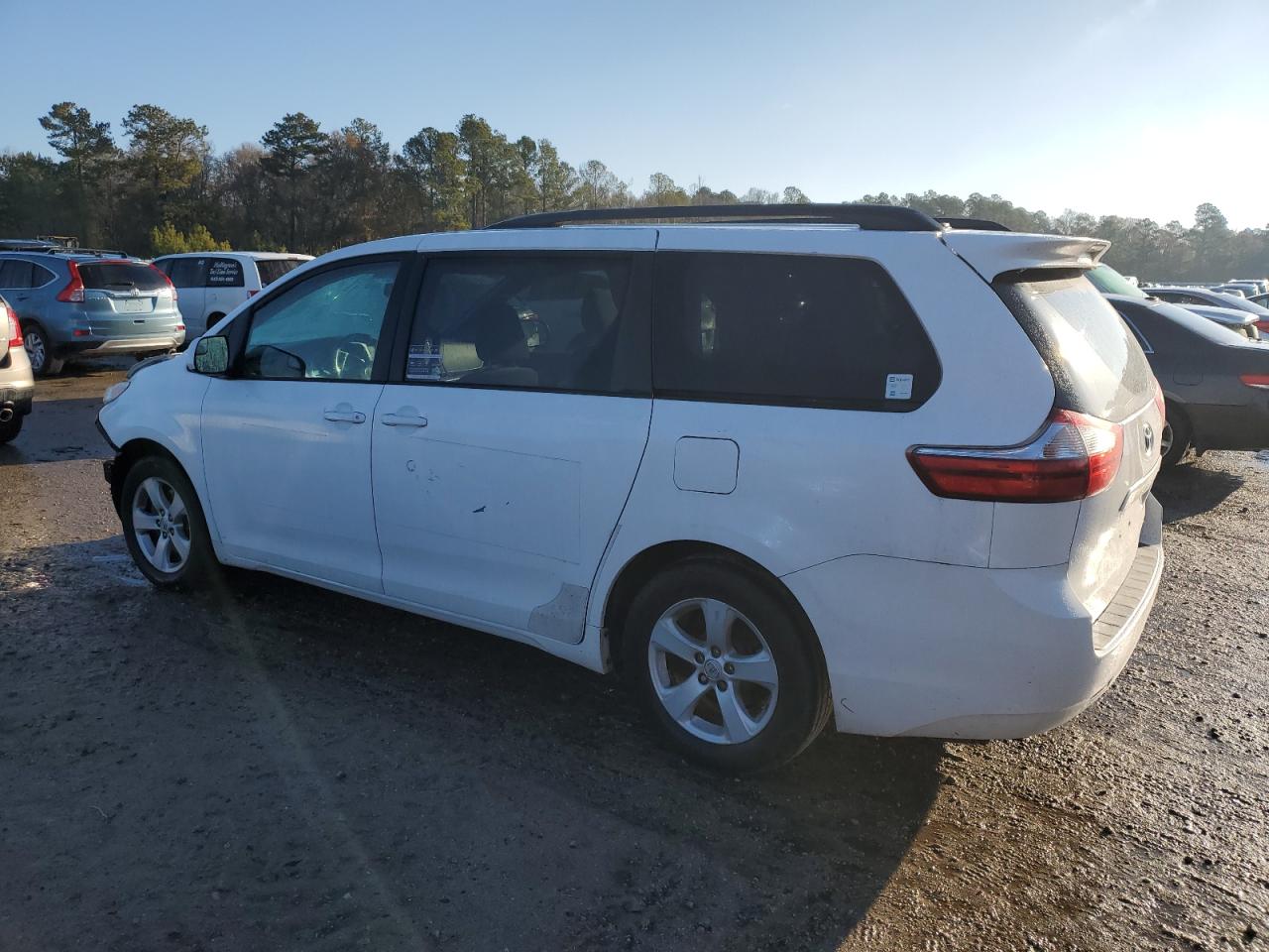 2015 Toyota Sienna - Image 2