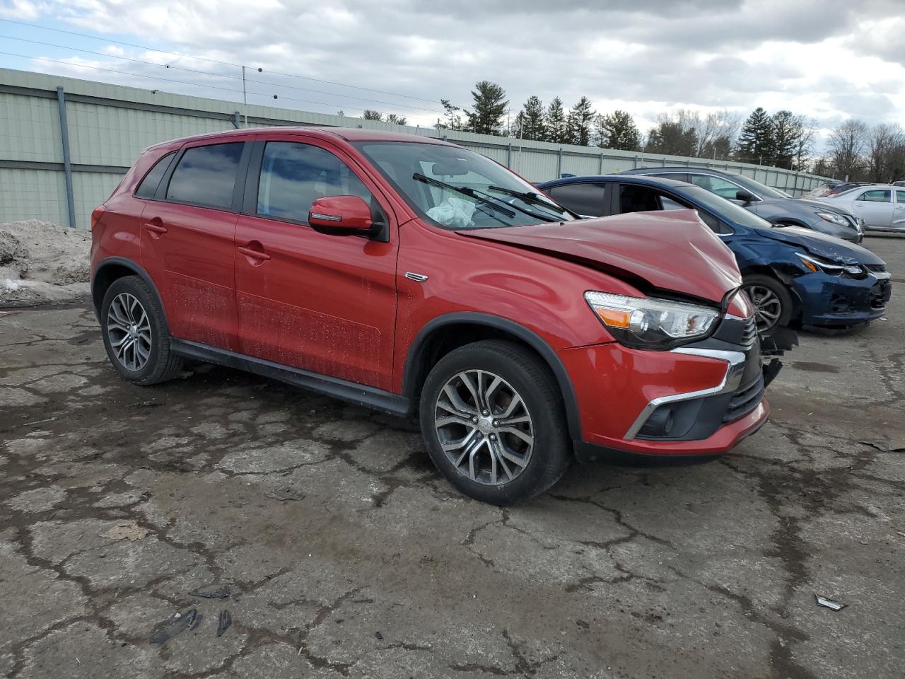 2016 Mitsubishi Outlander - Image 4