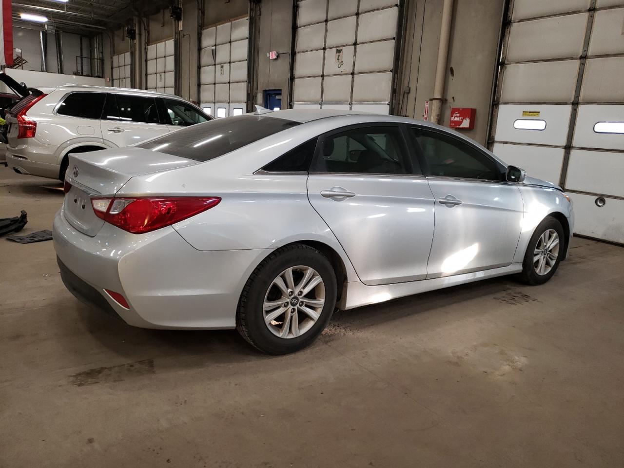 2014 Hyundai Sonata - Image 3