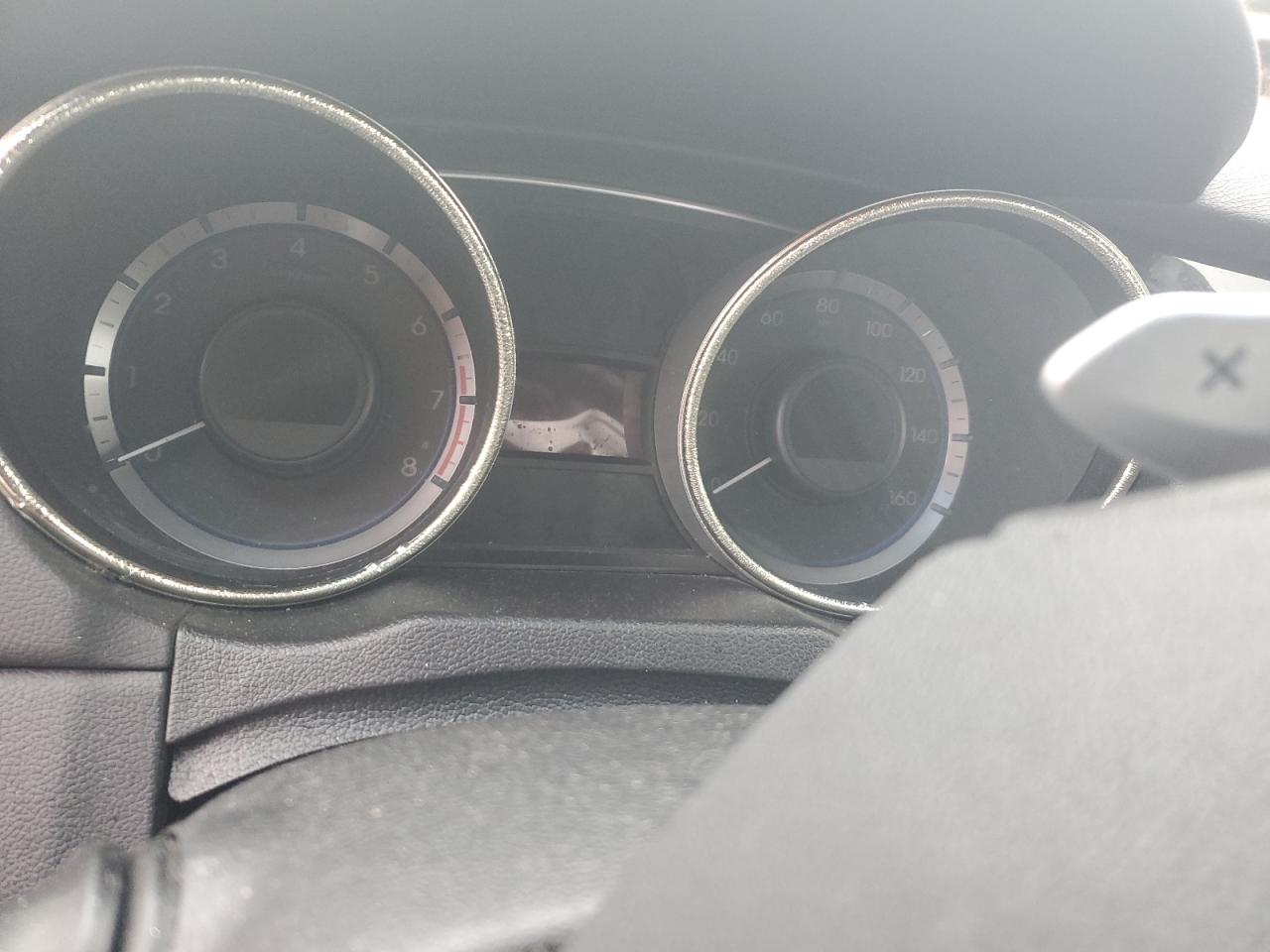 2011 Hyundai Sonata - Image 9