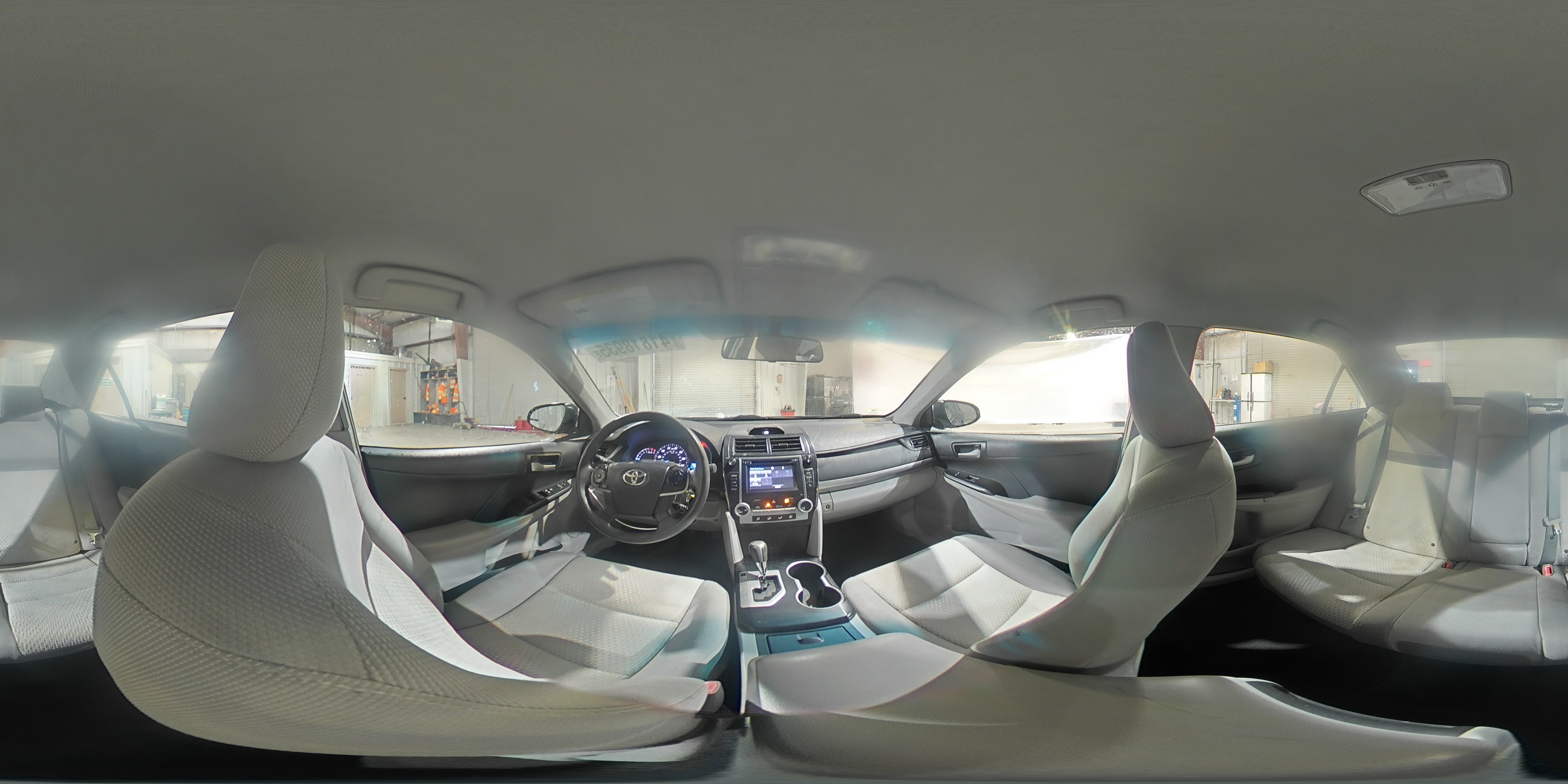 2014 Toyota Camry - Image 12